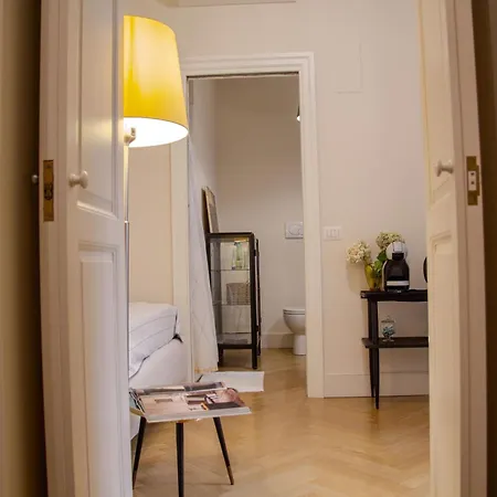 La Maison Du Theatre ベッド・アンド・ブレックファスト 4*